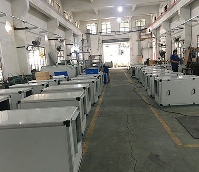 離心風機在運轉中氣流在風管中遇到接口處也可能產生噪音